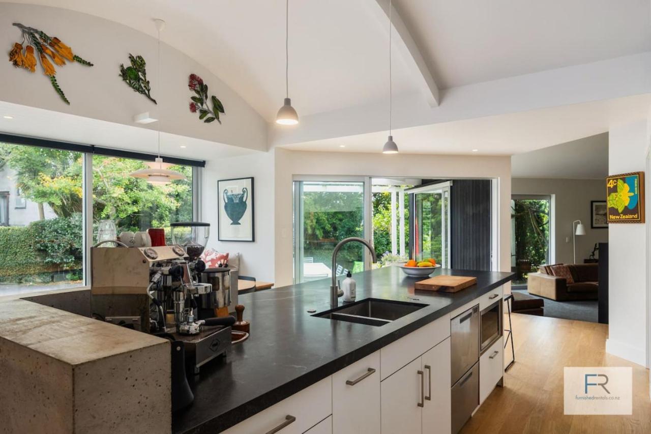 Holiday home Westmere Poolside Escape *